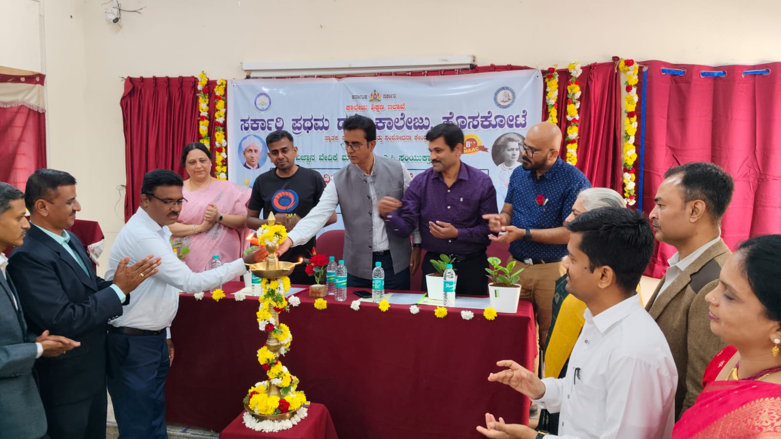 ಹೊಸಕೋಟೆಯಲ್ಲಿ ವಿಜ್ಞಾನ ವಸ್ತು ಪ್ರದರ್ಶನ; ವಿದ್ಯಾರ್ಥಿಗಳಲ್ಲಿ ವೈಜ್ಞಾನಿಕ ಮನೋಭಾವನೆ ಮತ್ತು ಸೃಜನಶೀಲತೆ ಬೆಳೆಸಲು ಉತ್ತಮ ವೇದಿಕೆ: ಡಾ. ಅಜಯ್ ಕುಮಾರ್ ಅಳಗೇಶನ