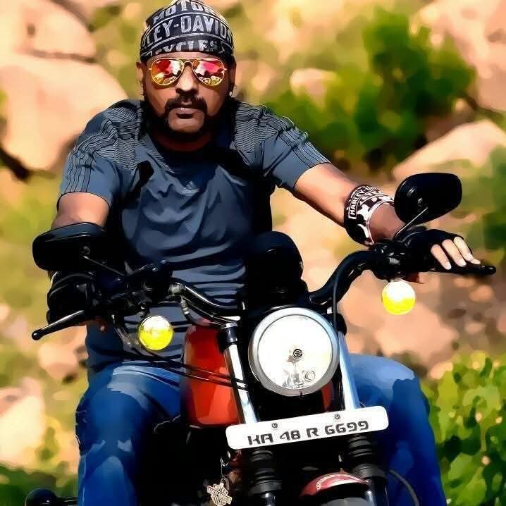 ಮಾಜಿ ಸಚಿವರ ಸಂಬಂಧಿಯನ್ನು ಭೀಕರವಾಗಿ ಕೊಚ್ಚಿ ಕೊಲೆ ಕಚೇರಿಗೆ ನುಗ್ಗಿ ಮಾರಕಾಸ್ತ್ರಗಳಿಂದ ಕೊಚ್ಚಿ ಕೊಲೆ.