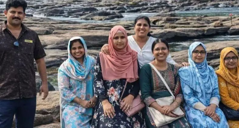 ವಾಹನ ಪಲ್ಟಿ: ಪ್ರವಾಸಕ್ಕೆ ಹೋದ ಶಾಲಾ ಸಿಬ್ಬಂದಿ, ಶಿಕ್ಷಕರು ಸೇರಿ 9 ಮಂದಿ ದಾರುಣ ಸಾವು..!