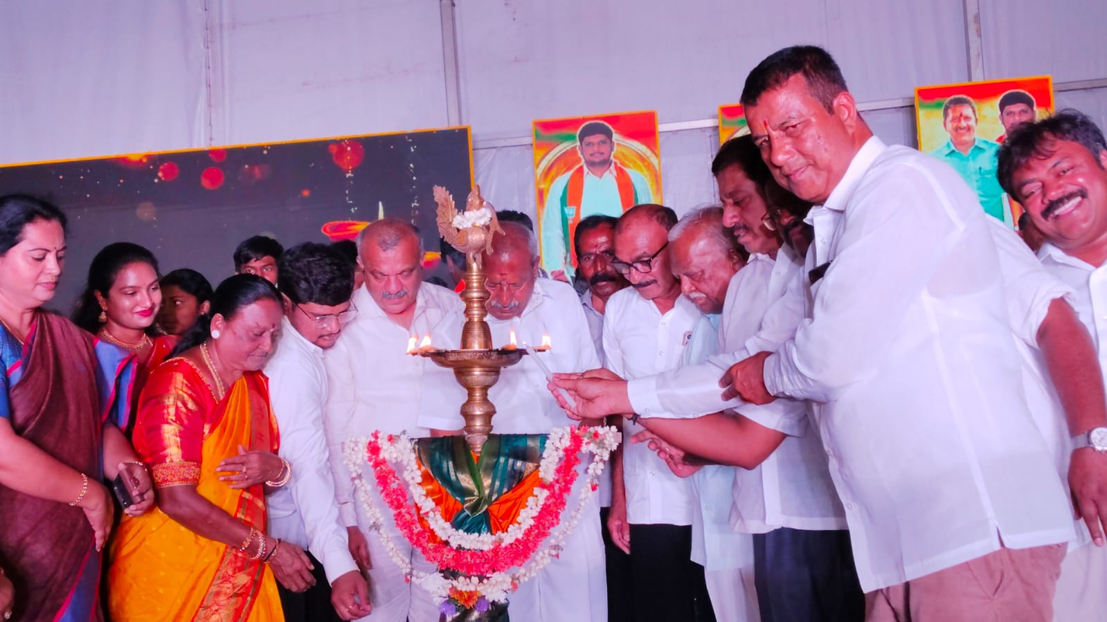 ಸಾಧಕ ವಿದ್ಯಾರ್ಥಿಗಳಿಗೆ ಪ್ರತಿಭಾ ಪುರಸ್ಕಾರ: ವಿದ್ಯಾರ್ಥಿಗಳ ಪ್ರತಿಭೆ ಗುರುತಿಸುವ ಕಾರ್ಯ ಶ್ಲಾಘನೀಯ ಬೈರತಿ ಬಸವರಾಜ್.