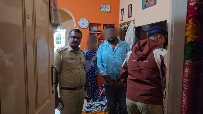 ದೊಡ್ಡಬಳ್ಳಾಪುರ; ಬೆಳ್ಳಂಬೆಳಗ್ಗೆ ರೌಡಿ ಶೀಟರ್ ಗಳ ಮನೆ ಮೇಲೆ ಪೊಲೀಸರ ದಾಳಿ, ಪರಿಶೀಲನೆ.