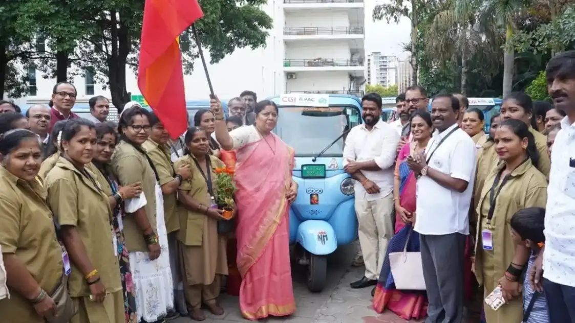 ಮಹಿಳಾ ಆಟೋ ಚಾಲನಾ ತರಬೇತಿ ಕೇಂದ್ರಕ್ಕೆ ಚಾಲನೆ ನೀಡಿದ ಶಾಸಕಿ ಮಂಜುಳಾ ಅರವಿಂದ ಲಿಂಬಾವಳಿ.