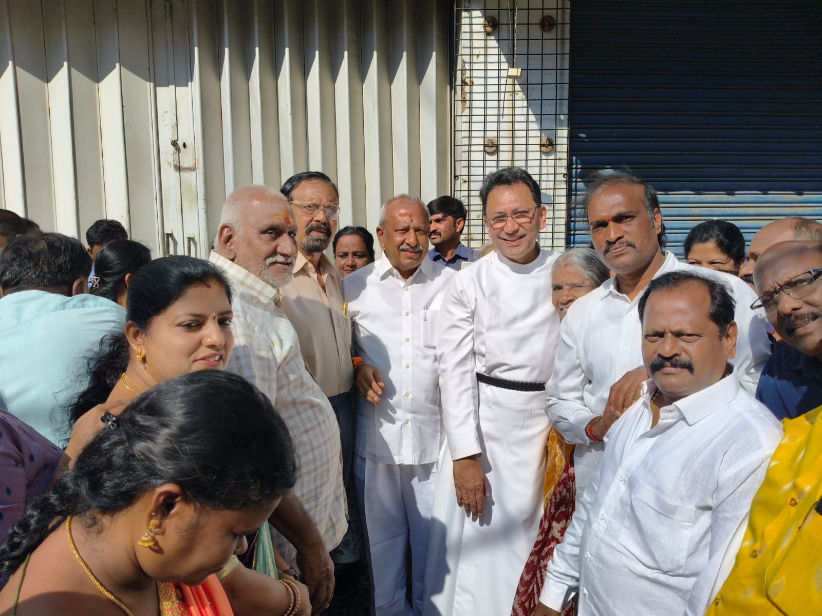 ಕಾಂಕ್ರೀಟ್ ರಸ್ತೆಯ ಅಭಿವೃದ್ಧಿ ಕಾಮಗಾರಿಗೆ ಶಾಸಕ ಬೈರತಿ ಬಸವರಾಜ ಚಾಲನೆ.